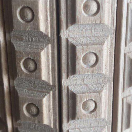 Декоративное изделие из дерева