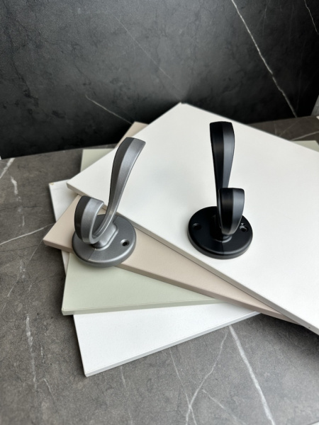 Крючок 044 - 2-х рожковый, серый