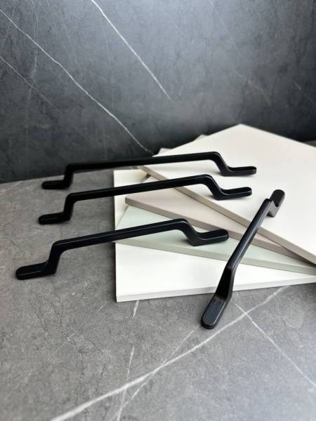 Ручка-скоба 585- 096, чёрный матовый